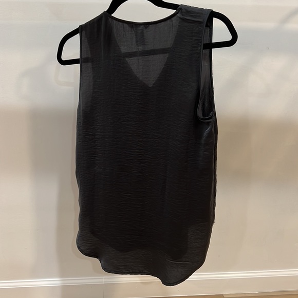 New Silk-like Sleeveless Gray Color H&M Blouse - Picture 2 of 4